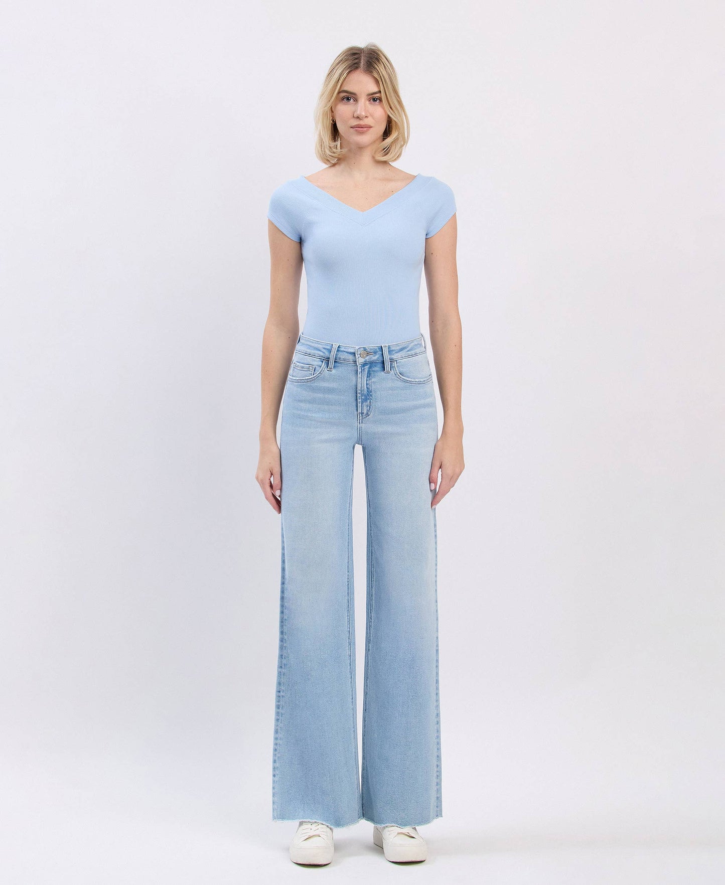 HIGH RISE RAW HEM WIDE LEG JEANS