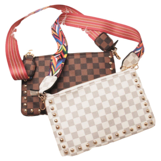 Checkered funky strap bag in beige/white and Brown available